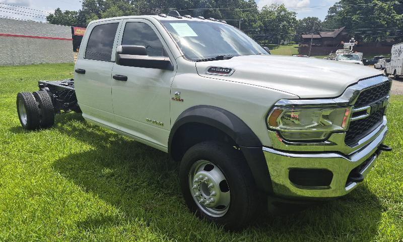 Used 2021 RAM 5500 Tradesman w/ Chrome Appearance Group AWD/4WD image 5