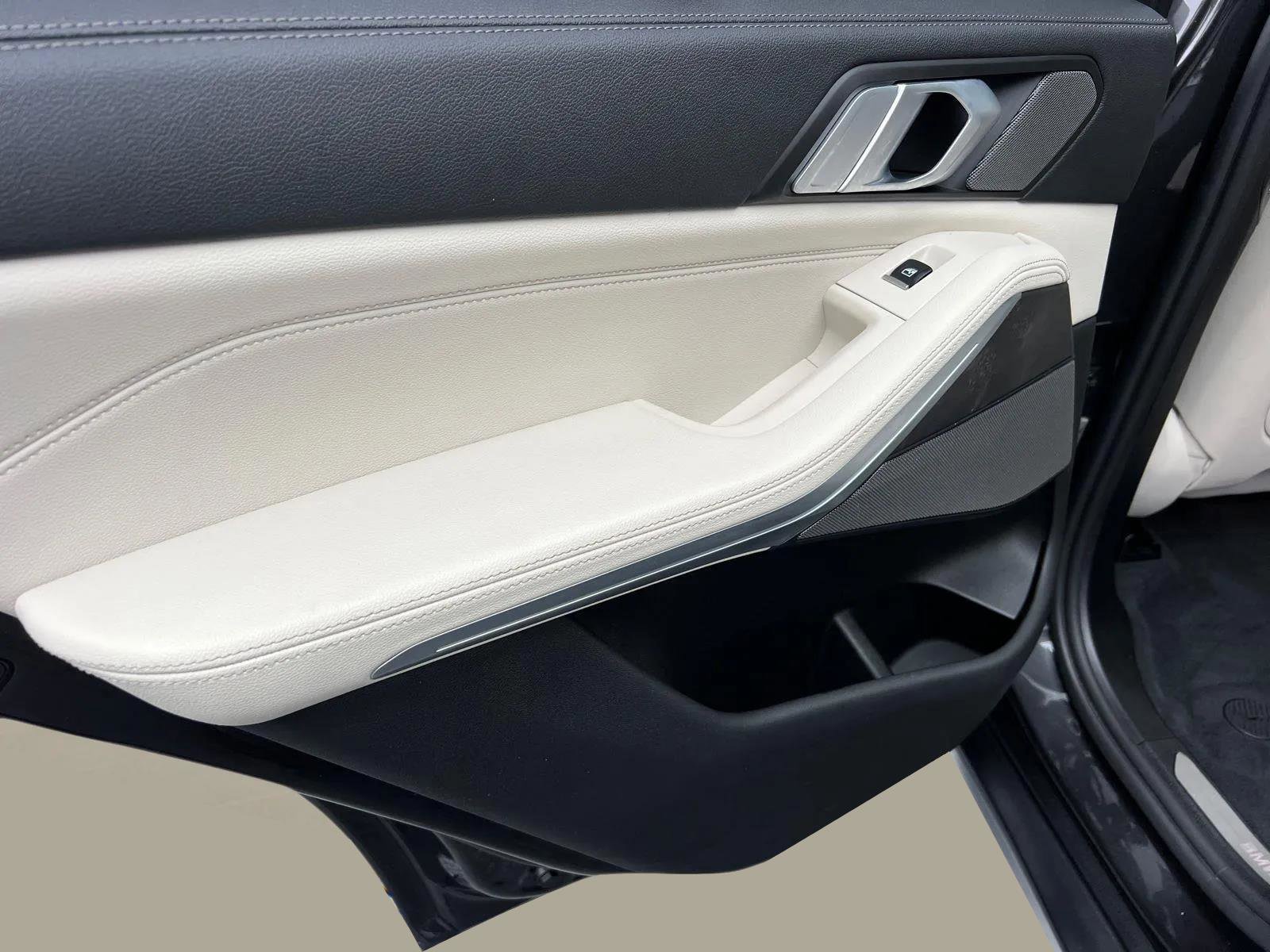 Used 2021 BMW X5 sDrive40i w/ Executive Package image 23