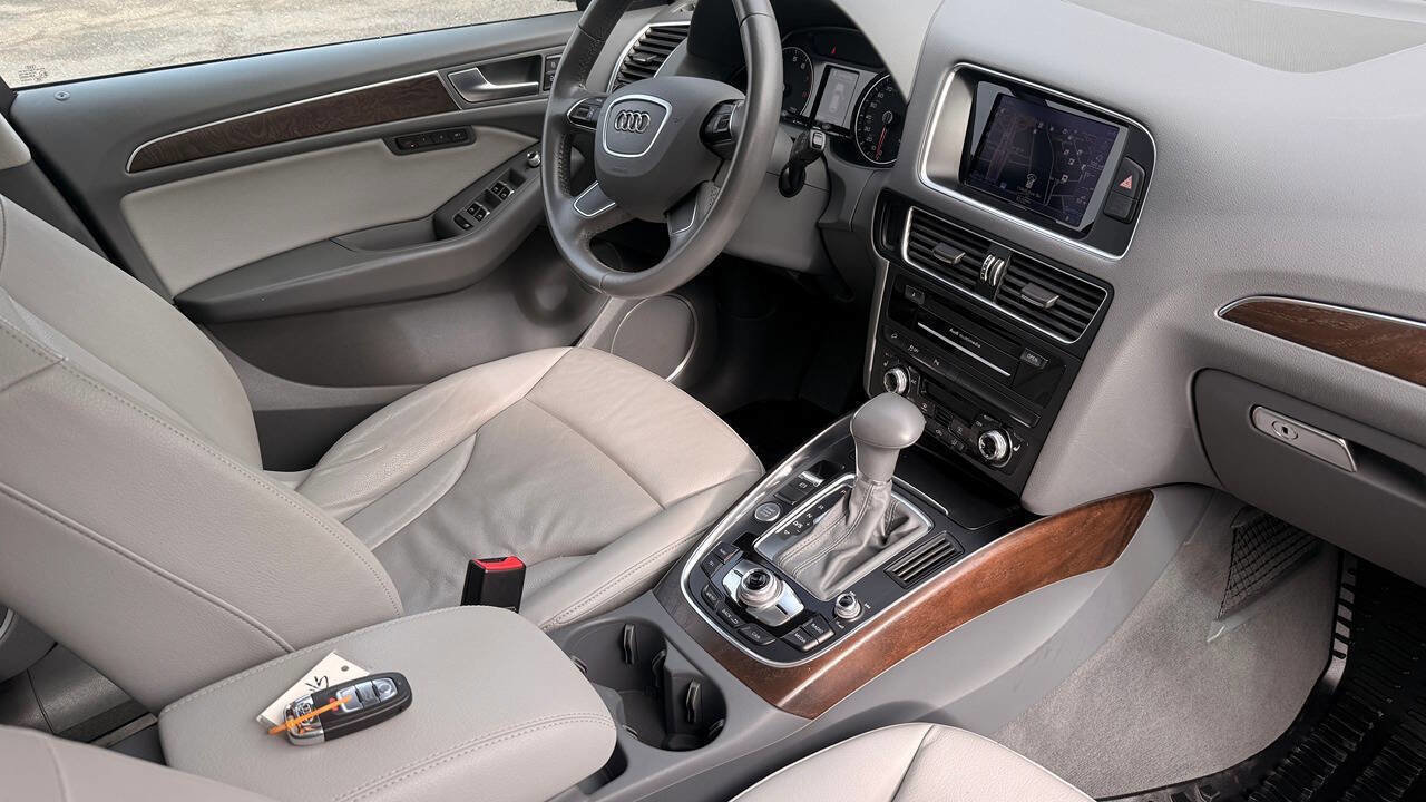 Used 2015 Audi Q5 2.0T Premium Plus w/ Technology Package image 18