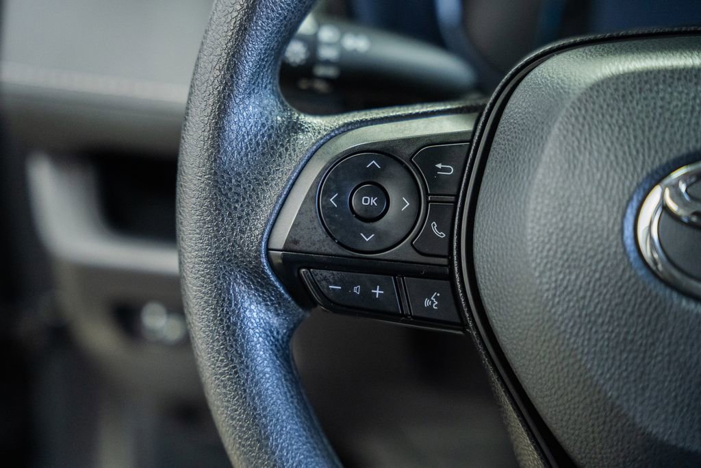 Used 2025 Toyota RAV4 XLE image 24