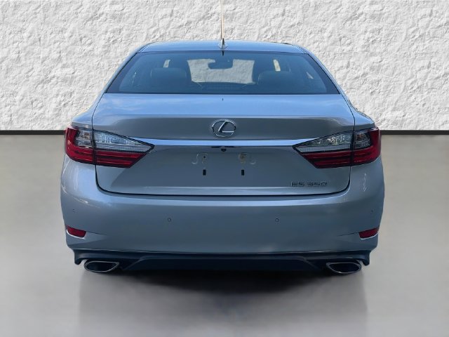 Used 2016 Lexus ES 350 w/ Luxury Package w/Wood Trim FWD image 4