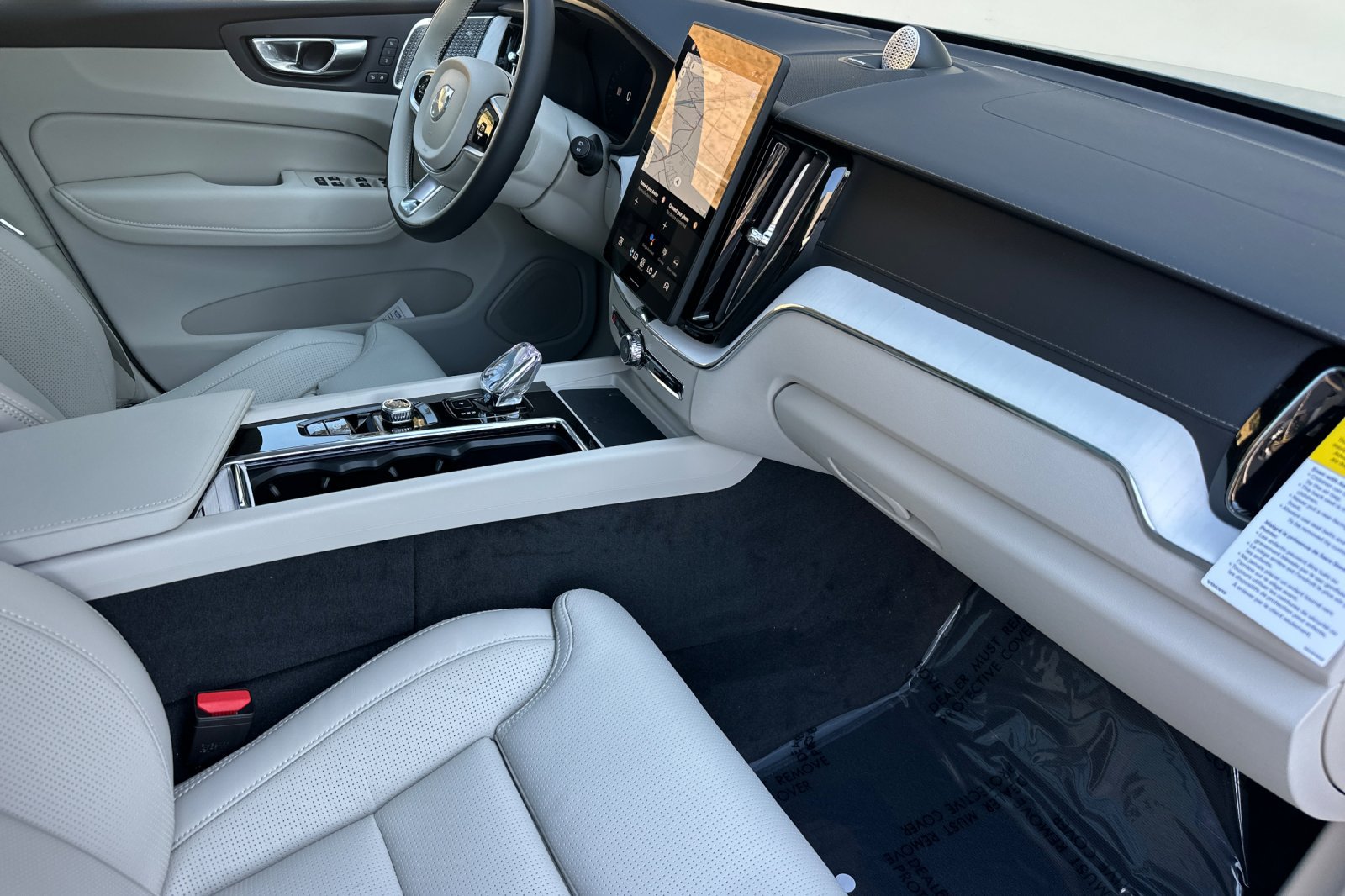 New 2026 Volvo XC60 T8 Ultra AWD/4WD image 12