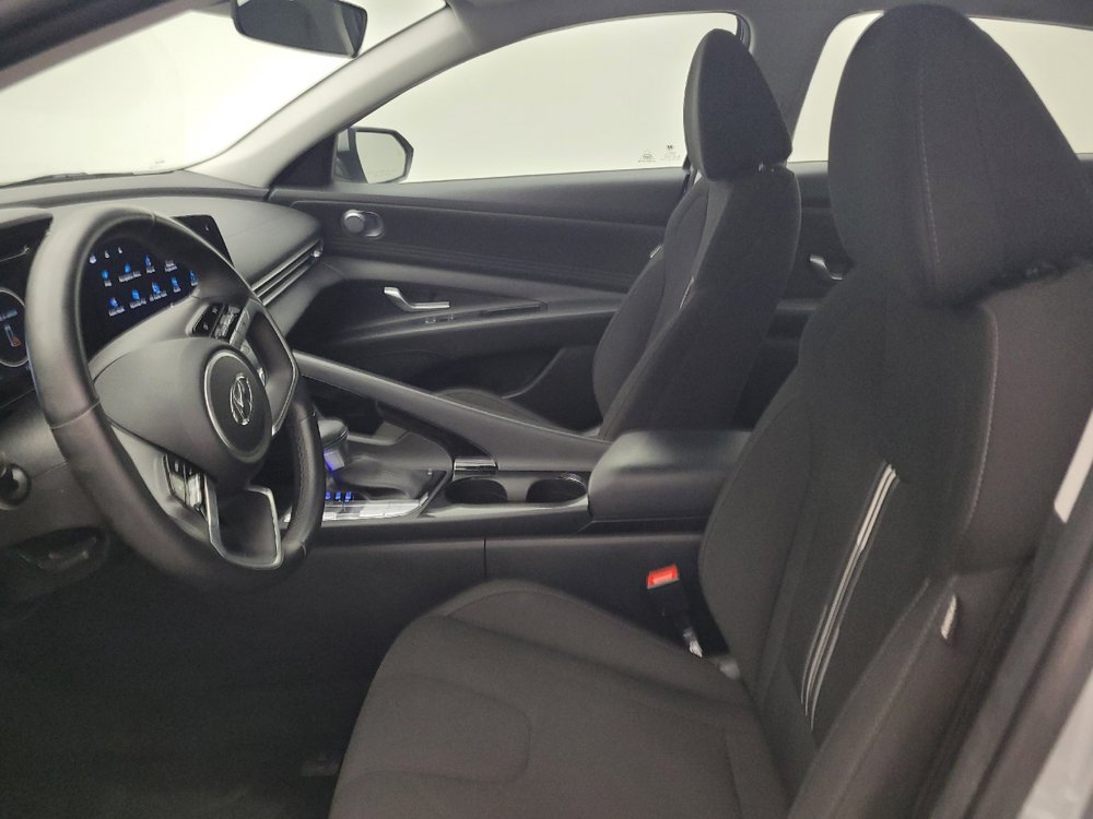 Used 2023 Hyundai Elantra SEL w/ Convenience Package FWD image 17
