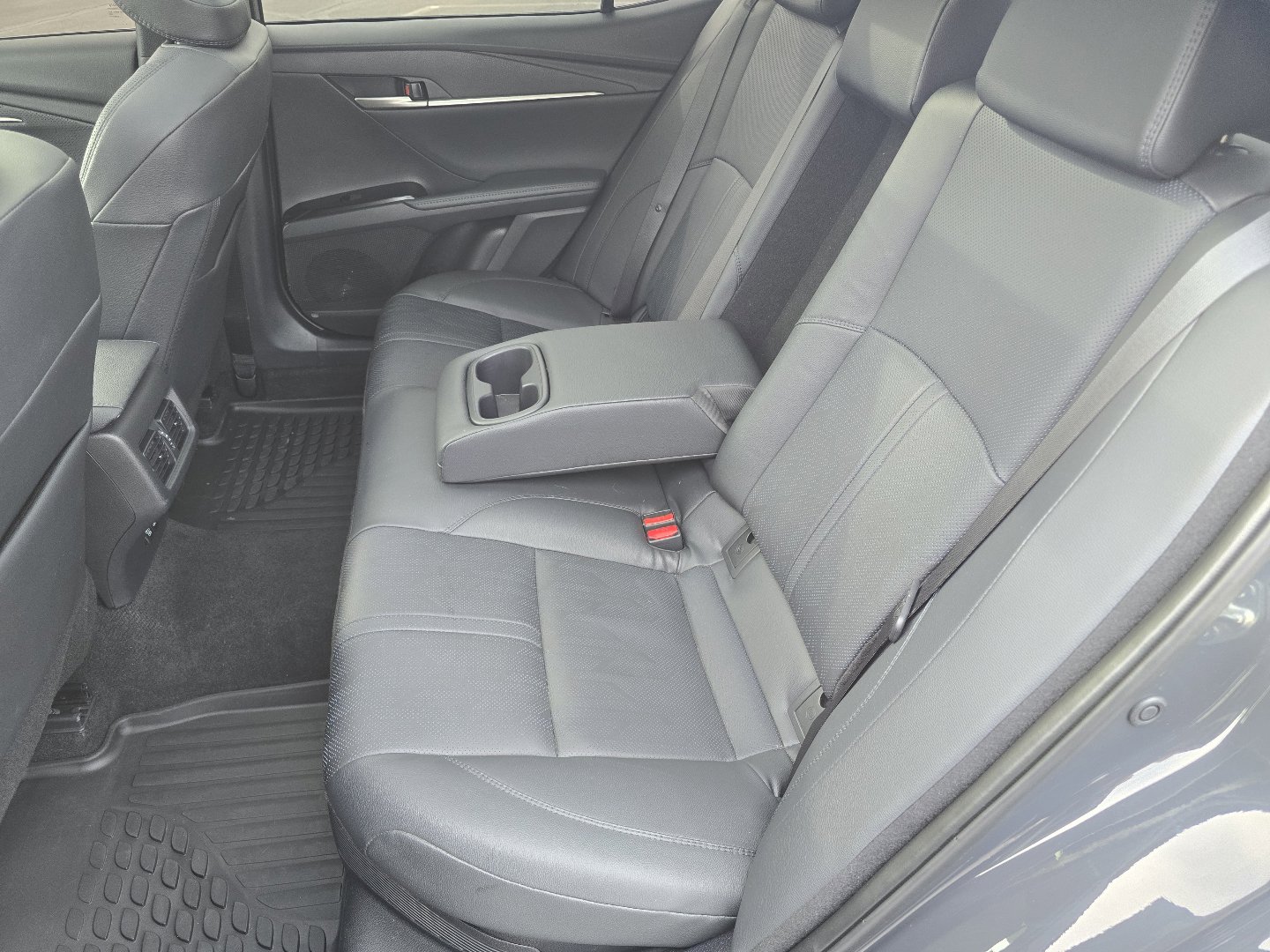 Used 2025 Toyota Camry XSE image 32