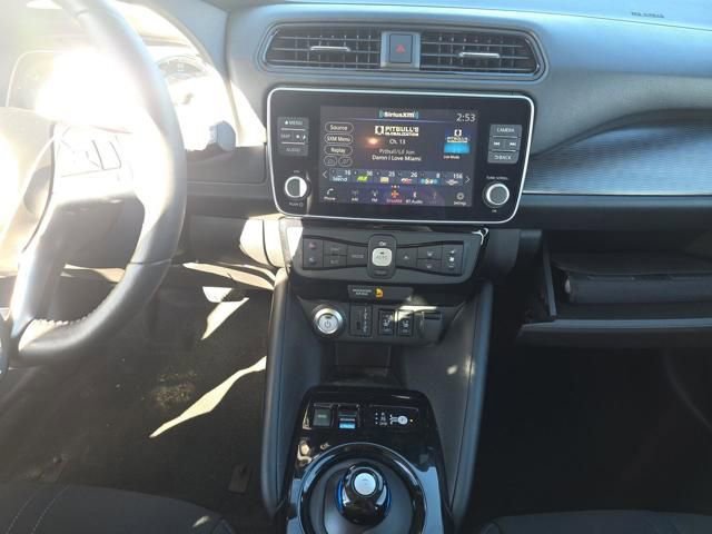 Used 2025 Nissan Leaf SV Plus image 6