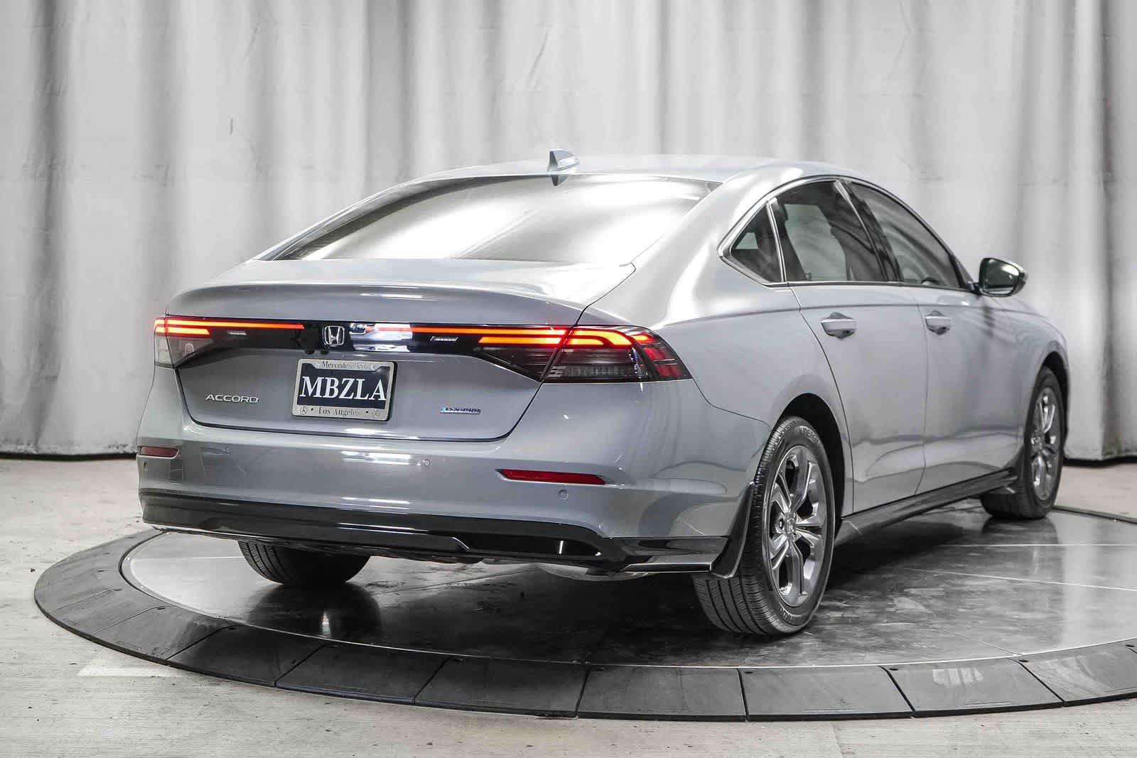 Used 2024 Honda Accord EX-L image 9