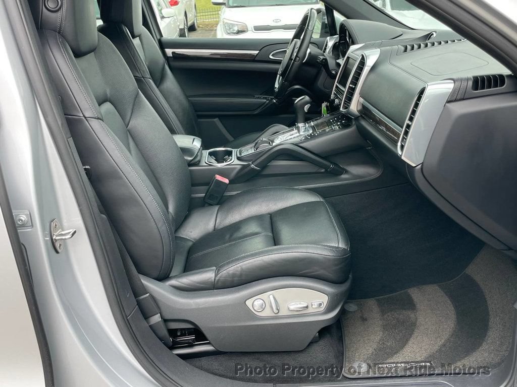 Used 2011 Porsche Cayenne AWD/4WD image 8