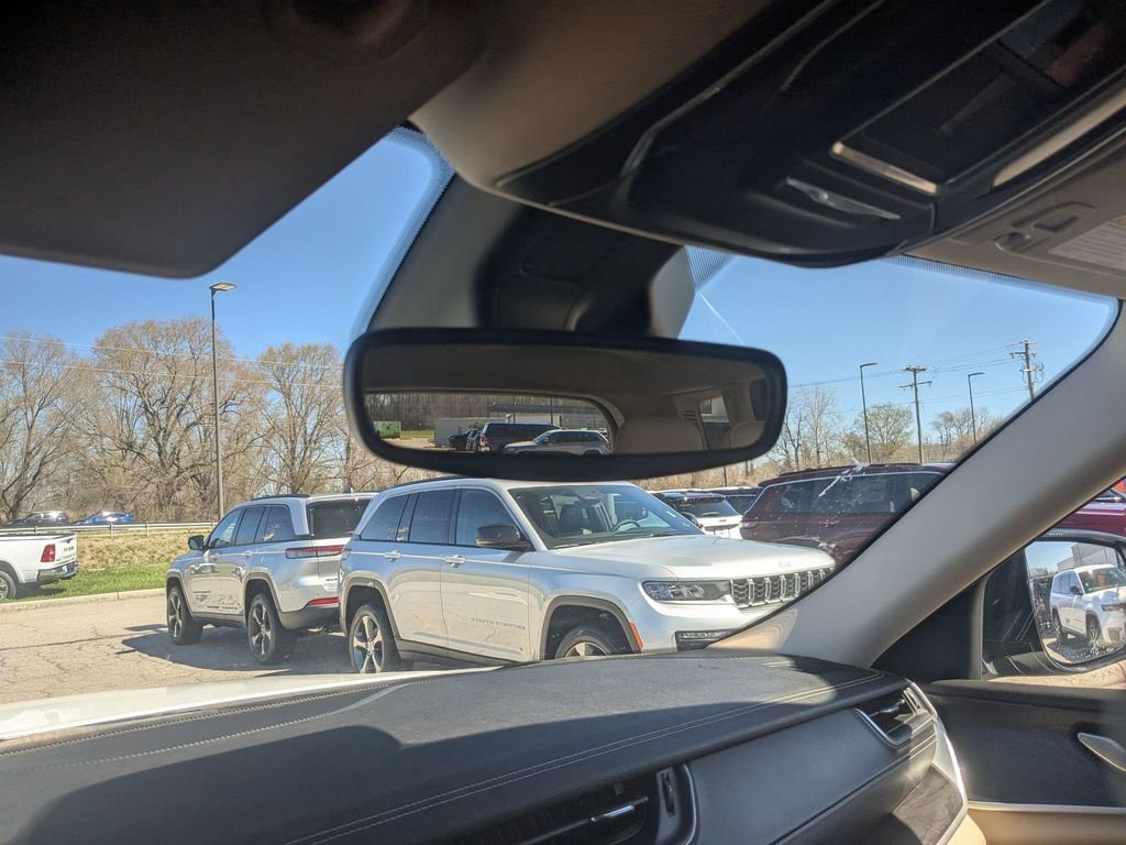 Used 2022 Jeep Grand Cherokee L Limited image 33