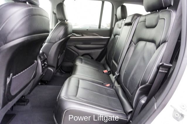 Used 2023 Jeep Grand Cherokee Limited w/ Luxury Tech Group II image 9