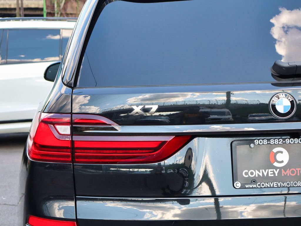 Used 2021 BMW X7 M50i w/ Dynamic Handling Package AWD/4WD image 18