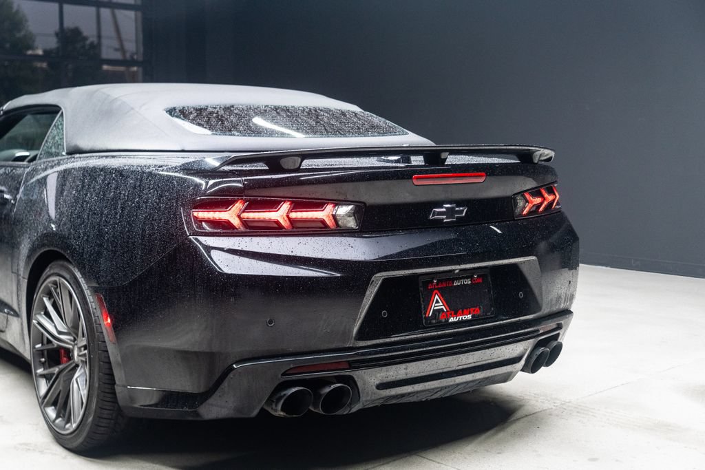 Used 2018 Chevrolet Camaro ZL1 RWD image 17