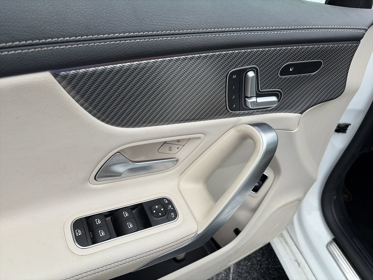Used 2025 Mercedes-Benz CLA 250 4MATIC image 22