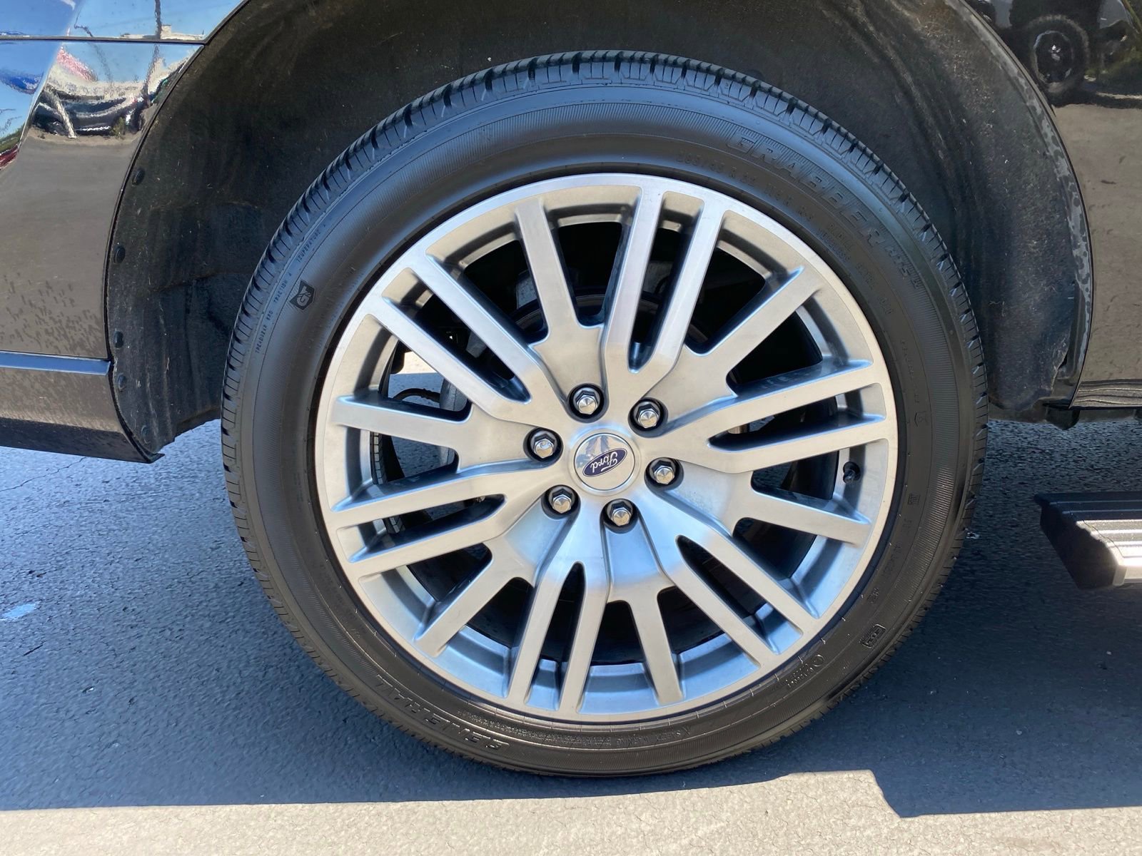 Used 2023 Ford Expedition Platinum image 22