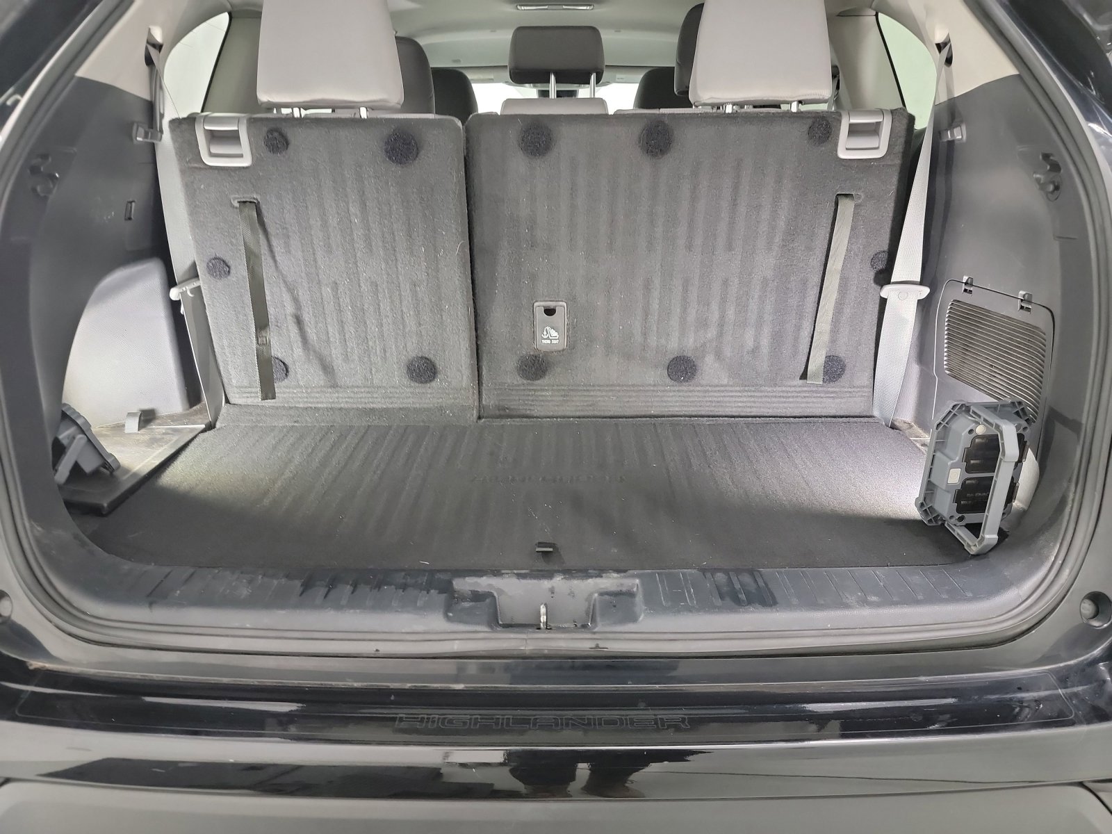 Used 2022 Toyota Highlander L image 16