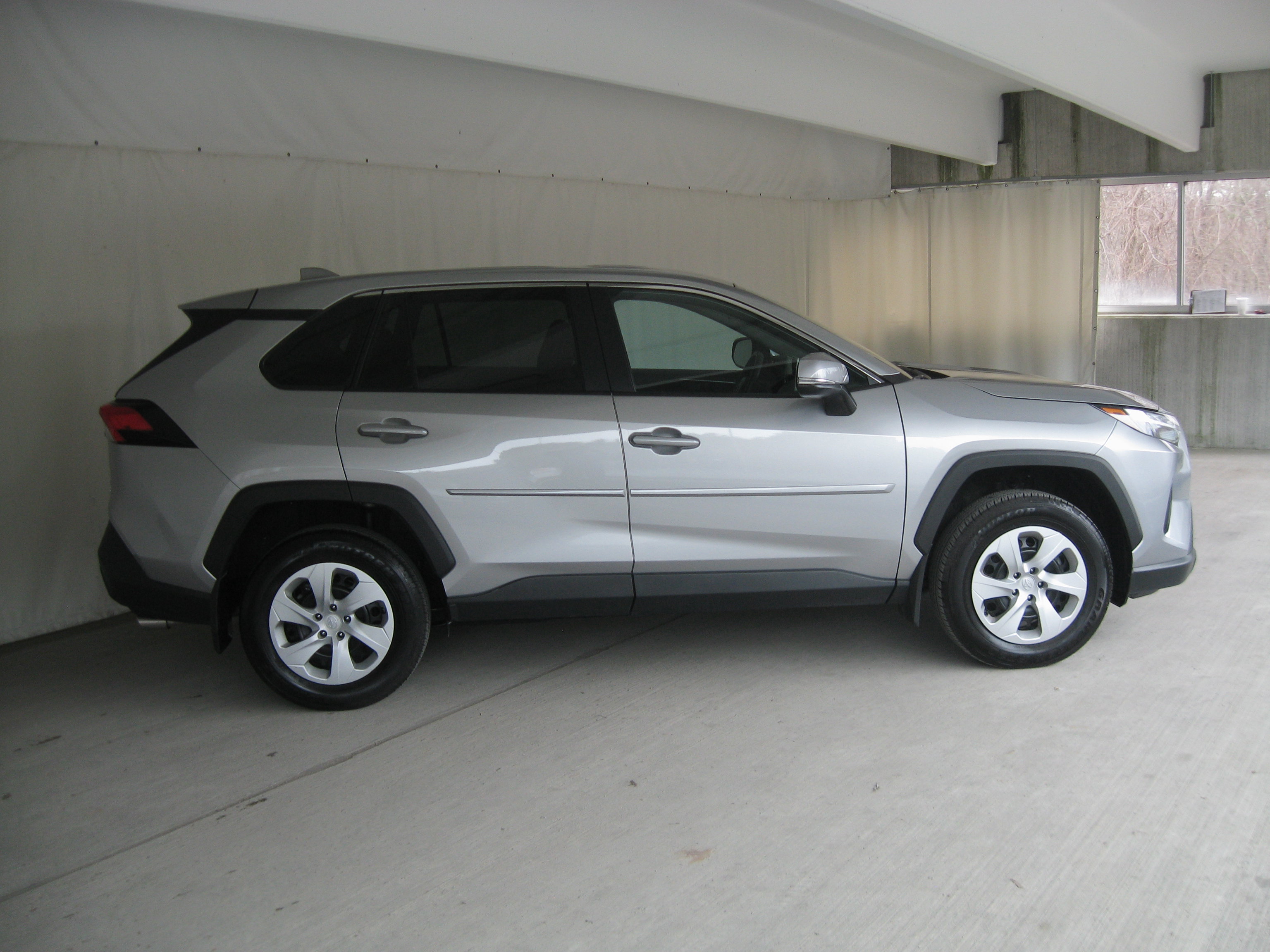 Used 2024 Toyota RAV4 LE image 4