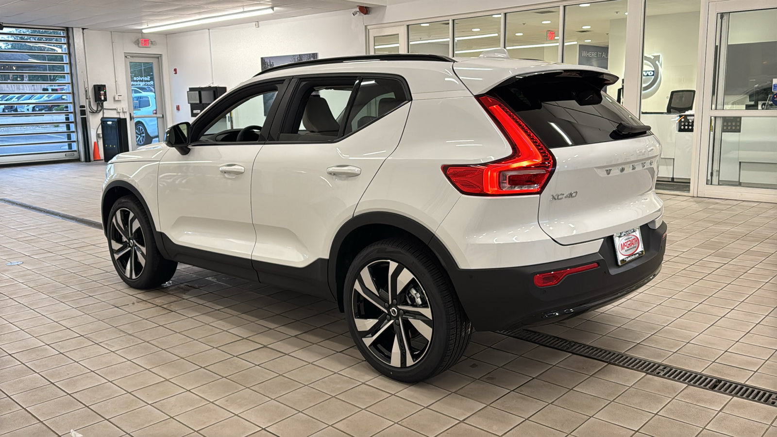 New 2026 Volvo XC40 B5 Ultra w/ Protection Package Premier AWD/4WD image 7