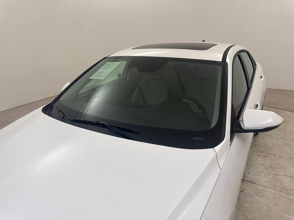 Used 2025 Hyundai Elantra Limited FWD image 15