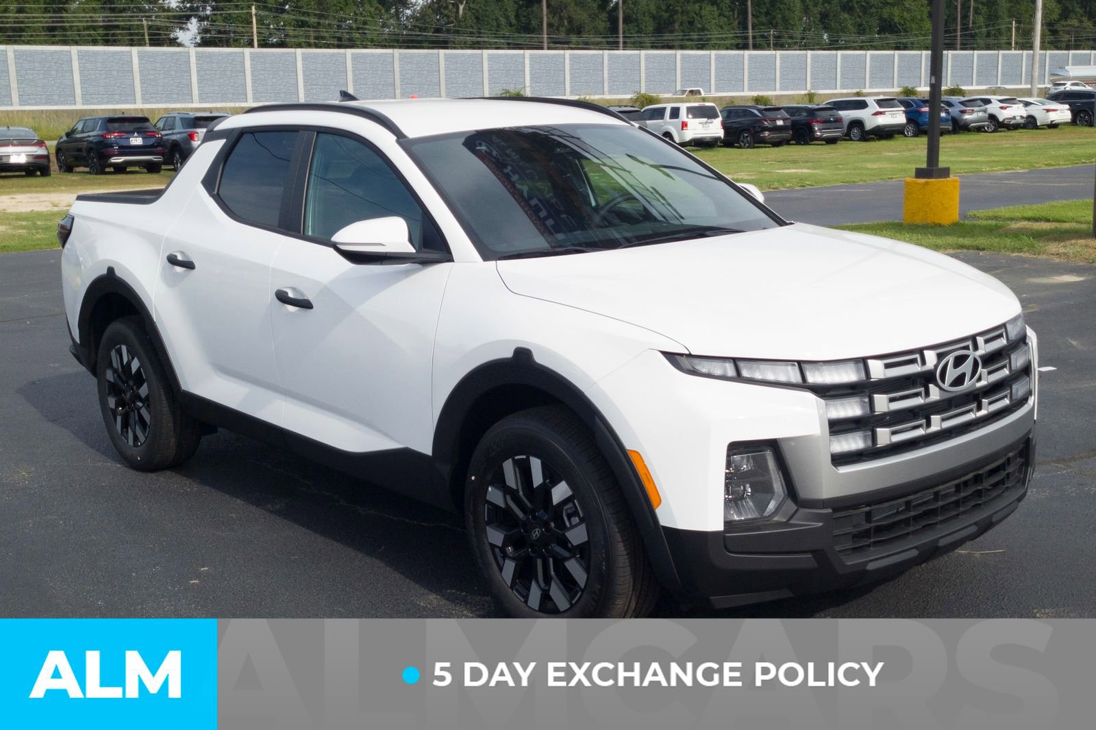 Certified 2025 Hyundai Santa Cruz SEL image 3