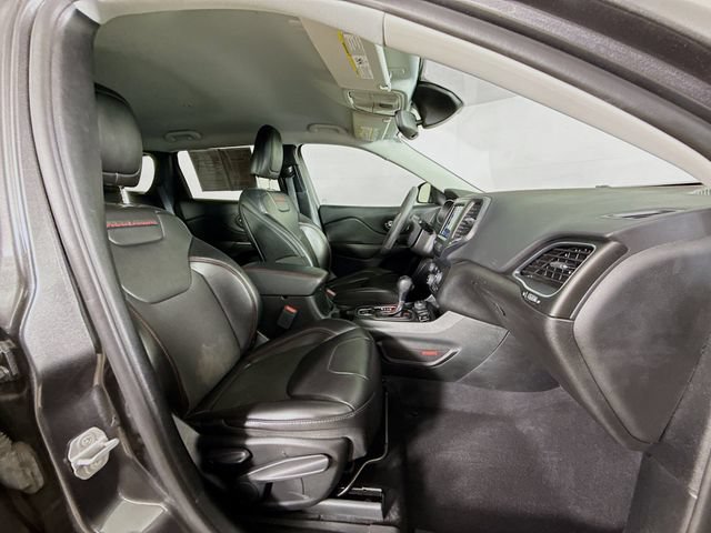 Used 2022 Jeep Cherokee Trailhawk AWD/4WD image 31