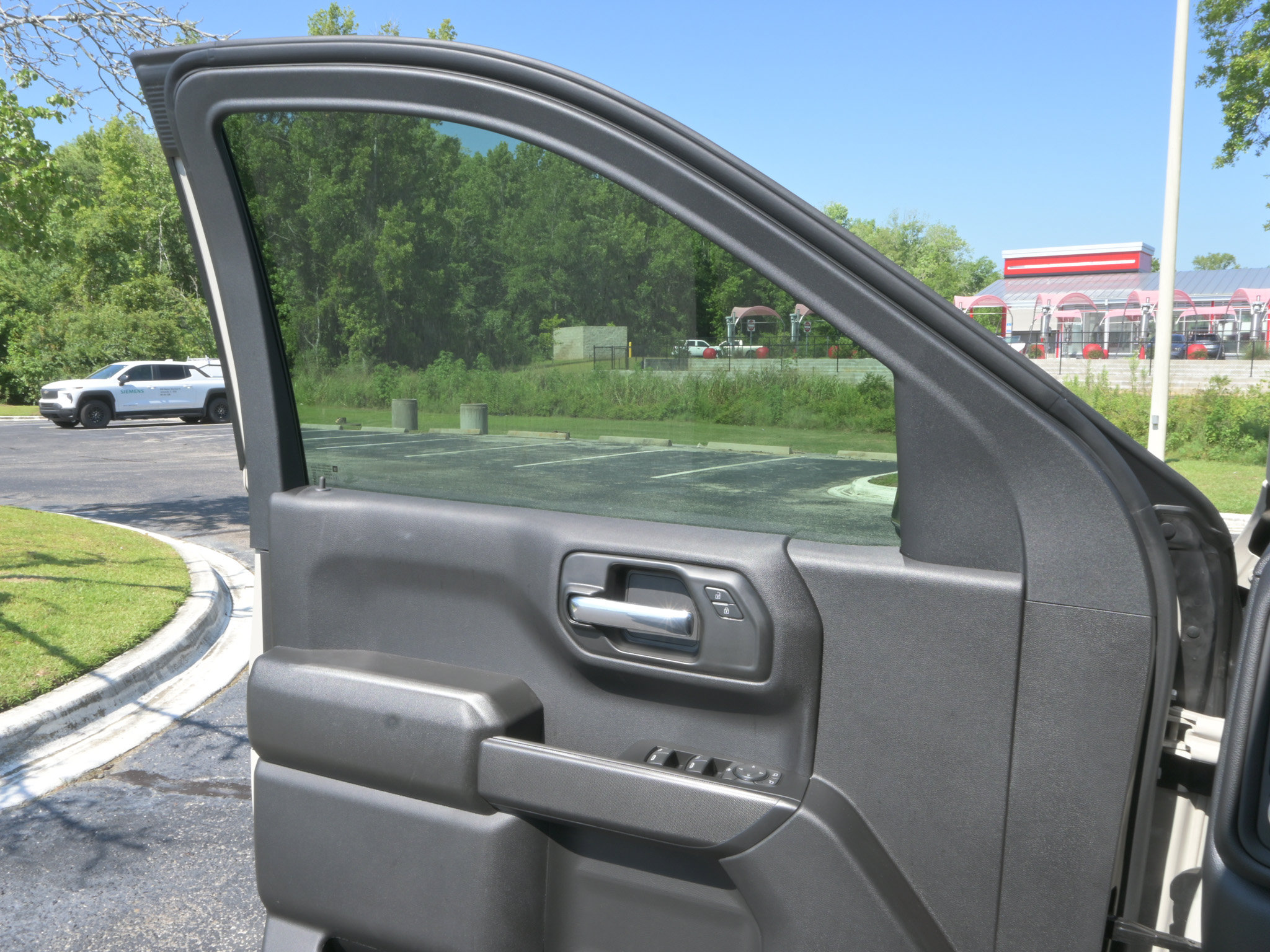 New 2026 Chevrolet Silverado 1500 Custom w/ Turbomax Blackout Package AWD/4WD image 22