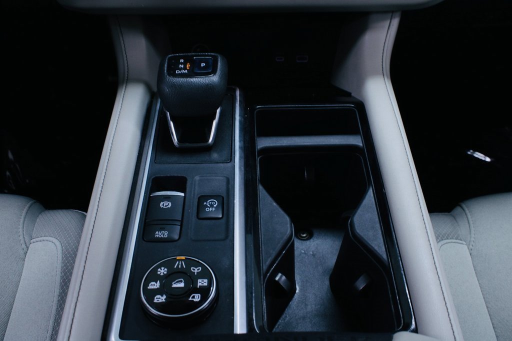 Used 2022 Nissan Pathfinder SV image 16