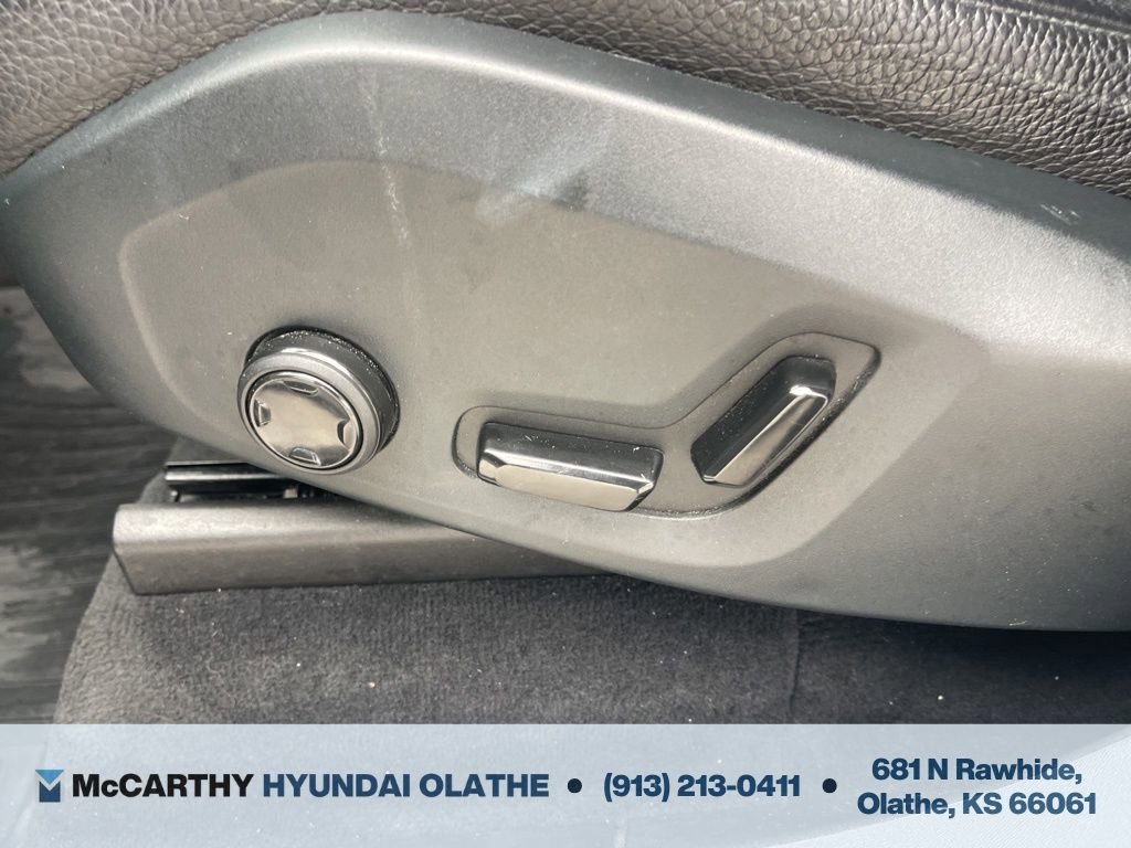 Used 2016 Volvo XC90 T6 Momentum w/ Momentum Plus Package AWD/4WD image 27