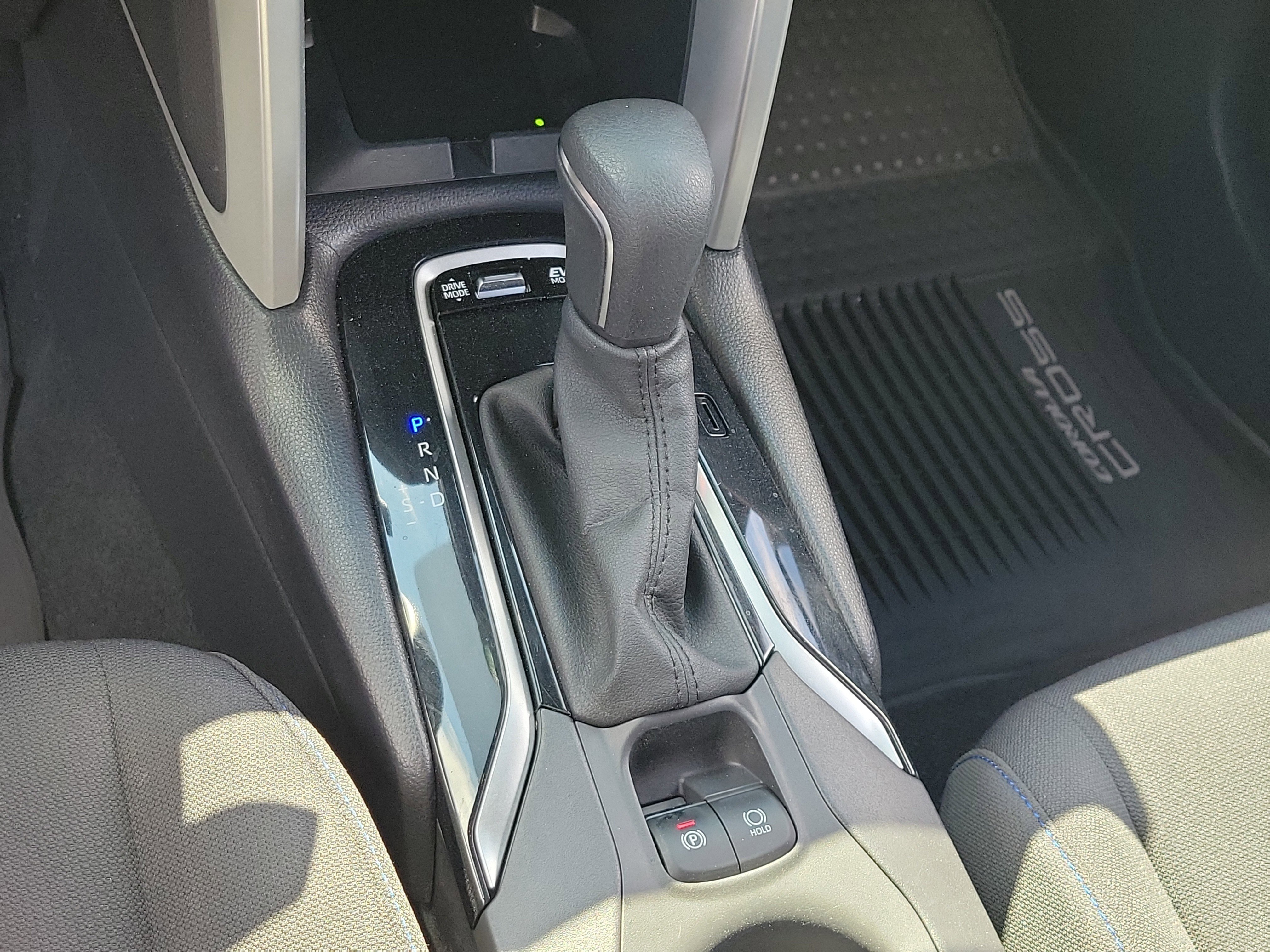 Used 2024 Toyota Corolla Cross SE AWD/4WD image 28