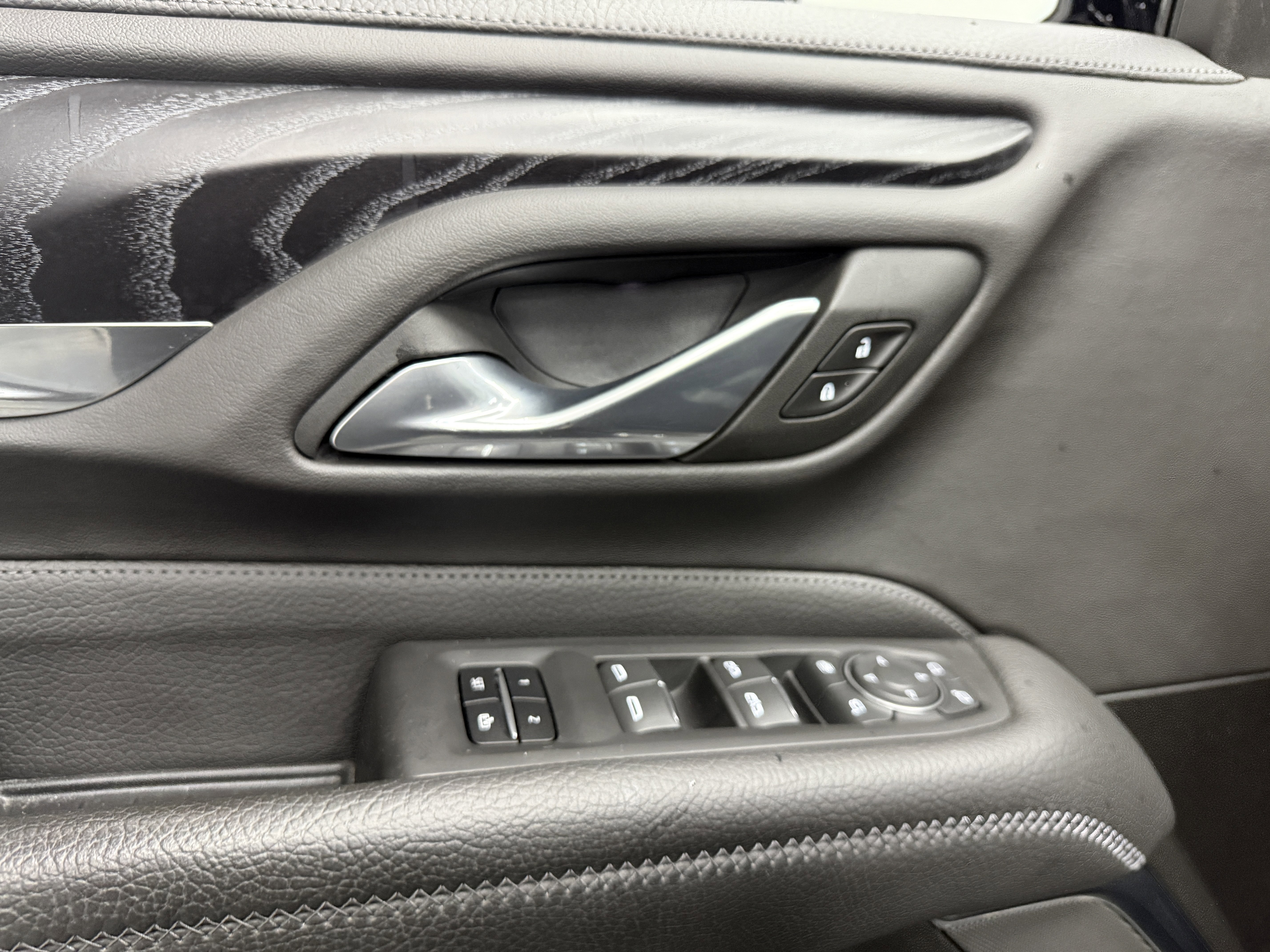 Used 2023 GMC Yukon Denali image 13