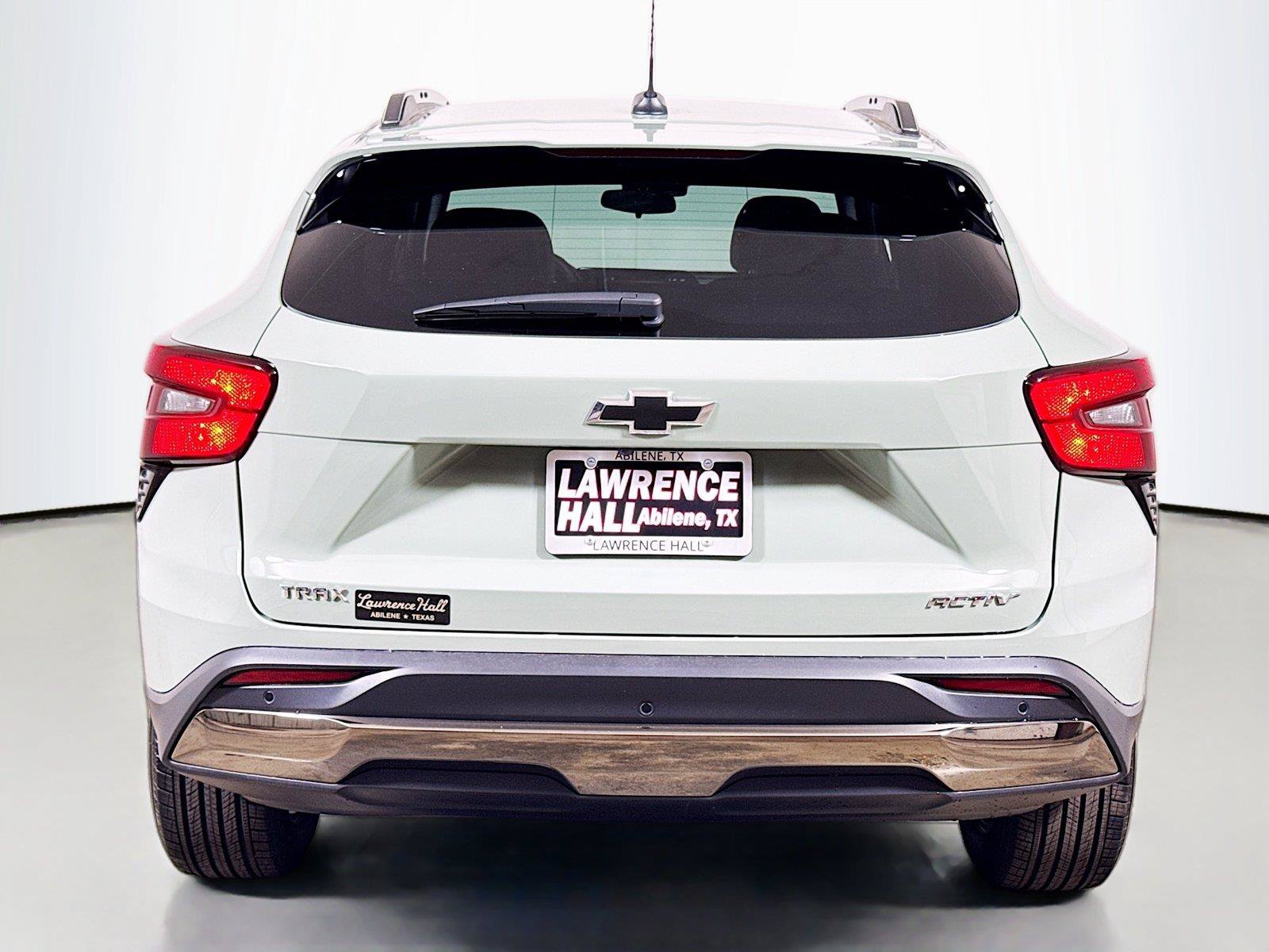 New 2026 Chevrolet Trax ACTIV w/ Sunroof Package FWD image 4