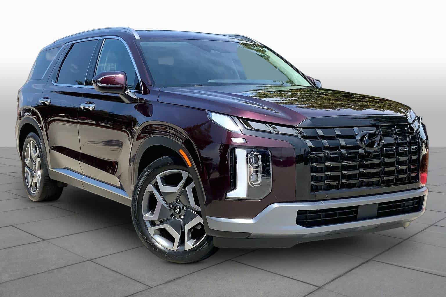 Used 2023 Hyundai Palisade Limited w/ Cargo Package AWD/4WD image 3