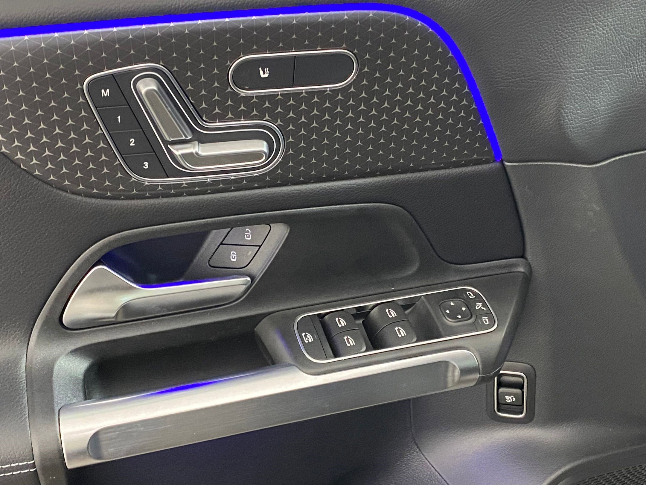 New 2025 Mercedes-Benz GLB 250 4MATIC image 22