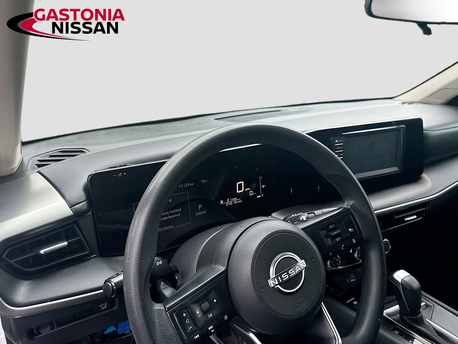 Used 2025 Nissan Kicks S FWD image 11