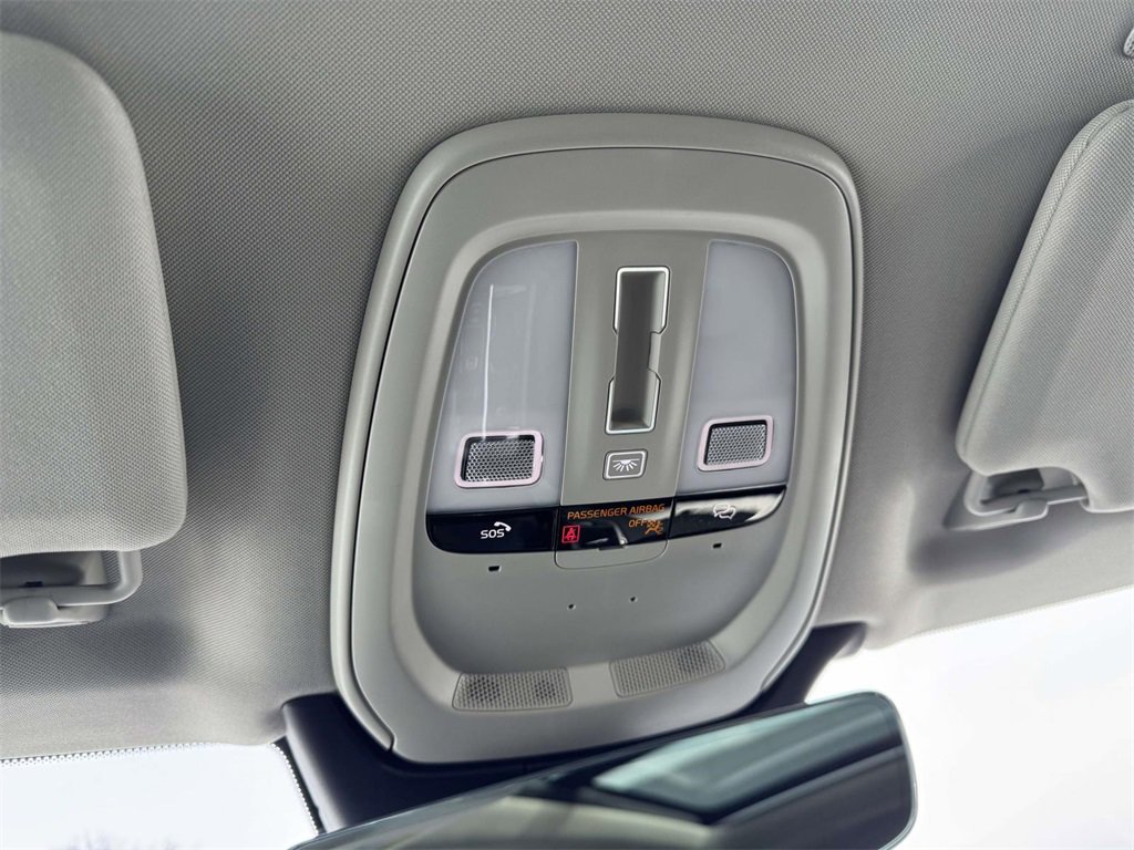 Certified 2024 Volvo XC90 B5 Core w/ Climate Package image 28