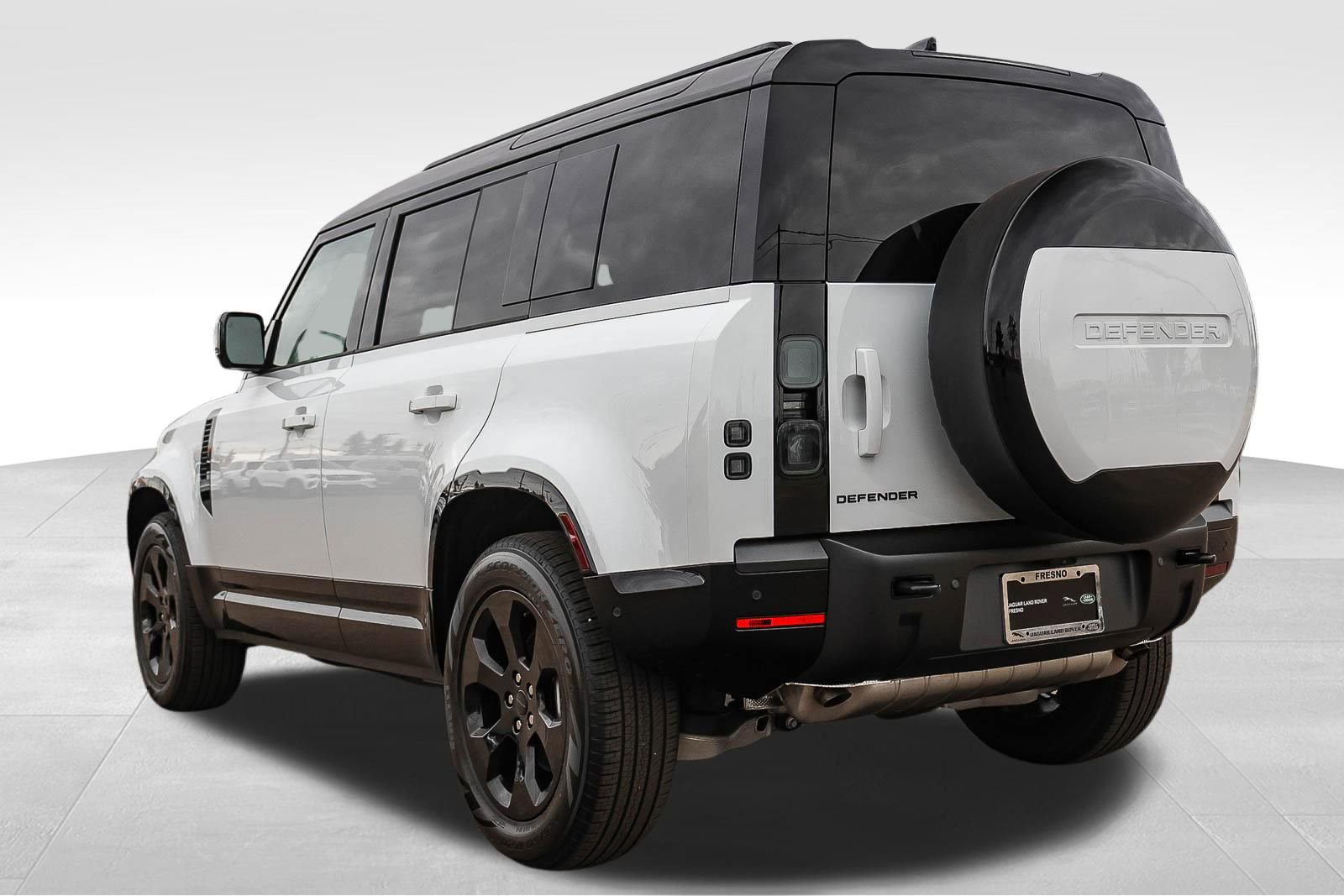 New 2026 Land Rover Defender 110 X-Dynamic SE AWD/4WD image 7