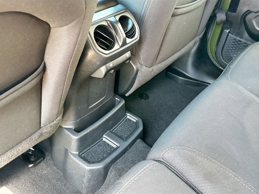 Used 2023 Jeep Wrangler Unlimited w/ Cold Weather Group image 29