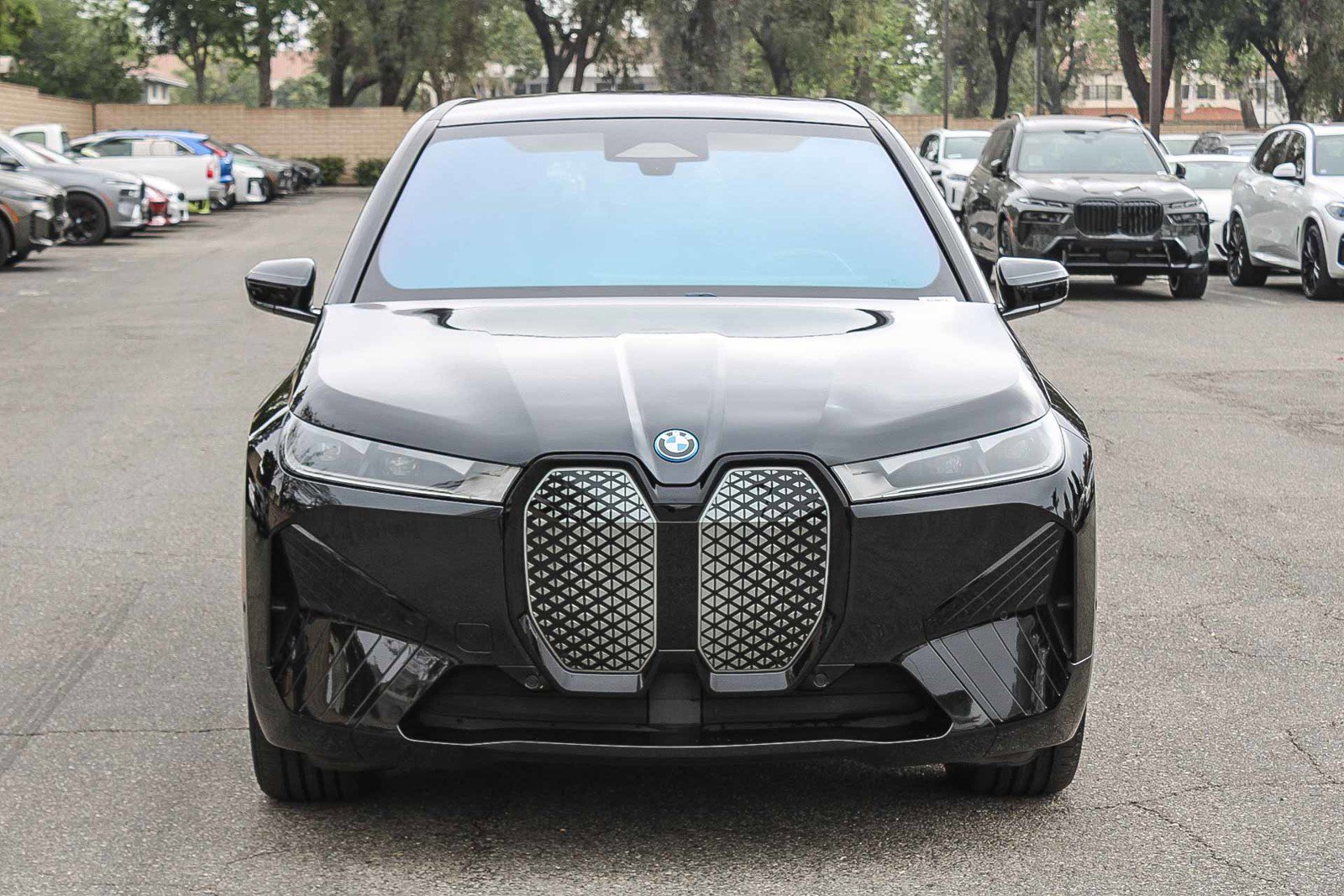 Certified 2023 BMW iX xDrive50 w/ Sport Package image 2