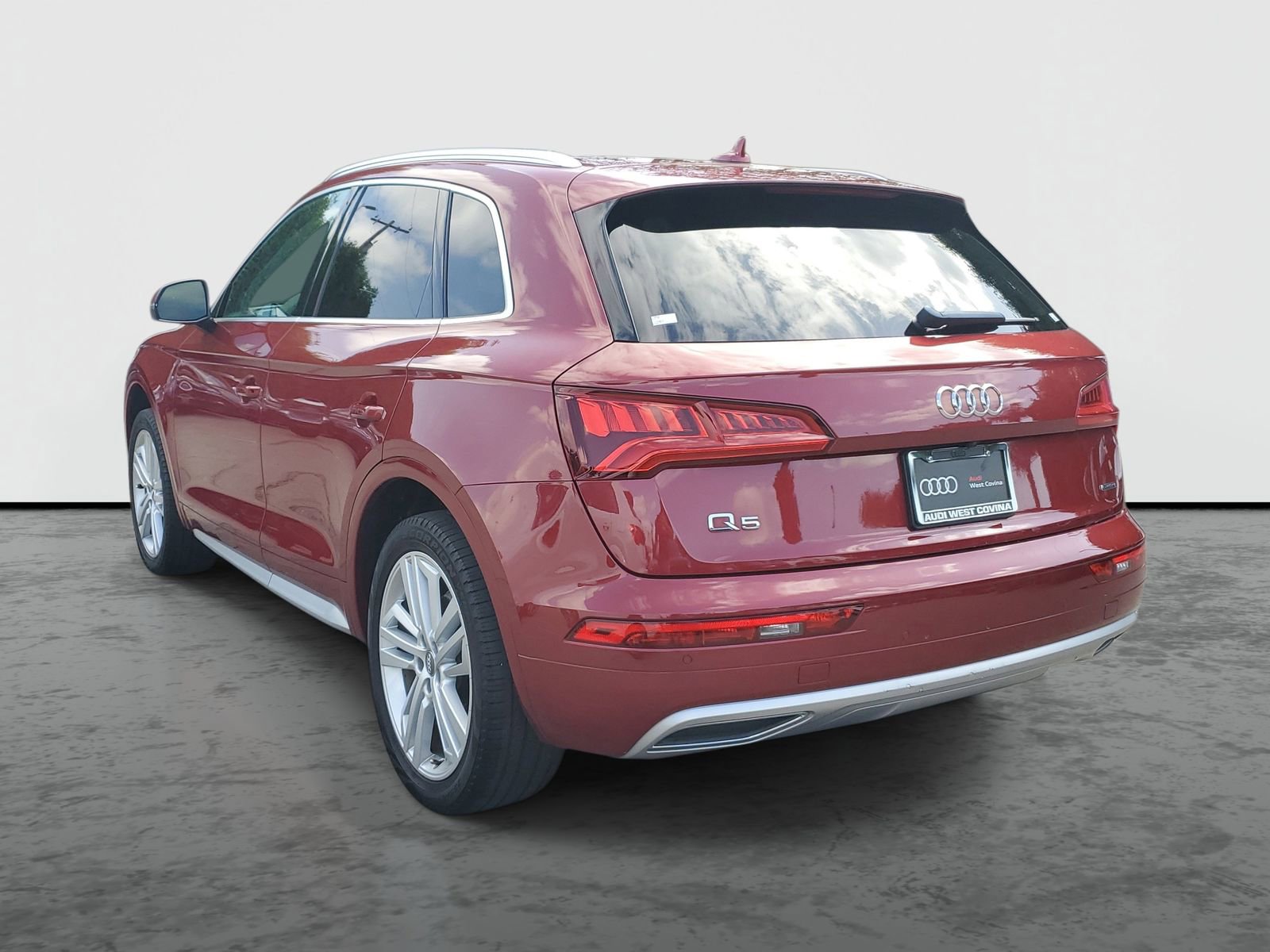 Used 2019 Audi Q5 Premium w/ Premium Plus Package AWD/4WD image 3