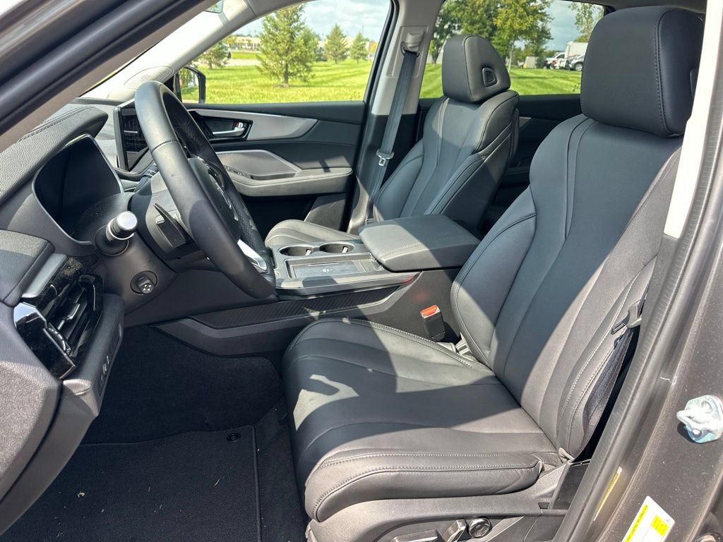 Used 2026 Acura MDX SH-AWD image 16