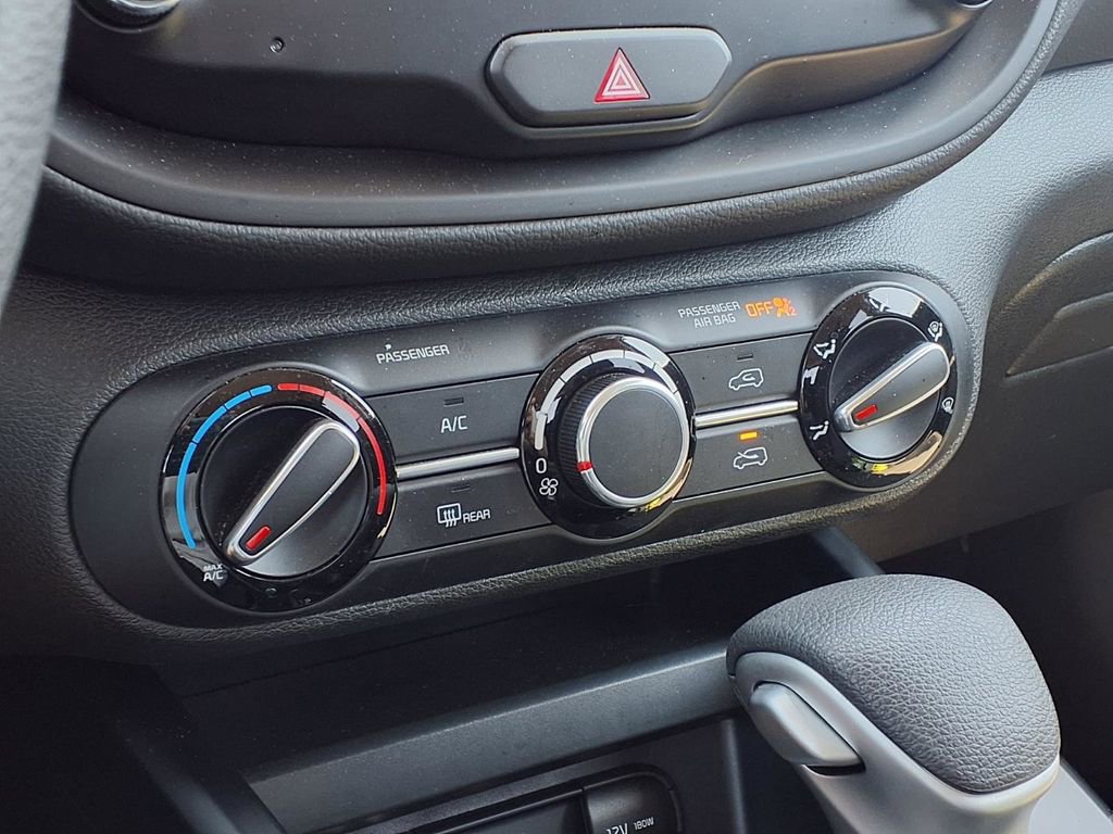 Used 2023 Kia Soul LX FWD image 10