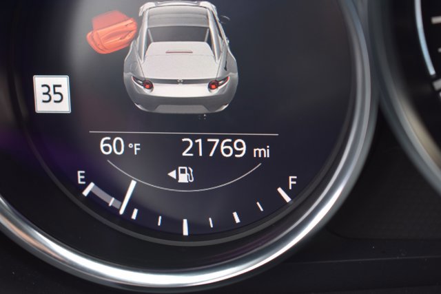 Used 2021 MAZDA MX-5 Miata RF Grand Touring image 20