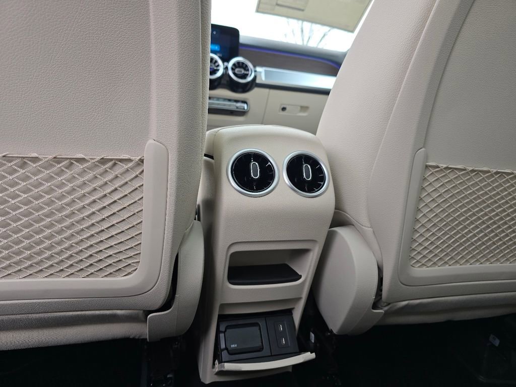 New 2026 Mercedes-Benz GLB 250 4MATIC image 25