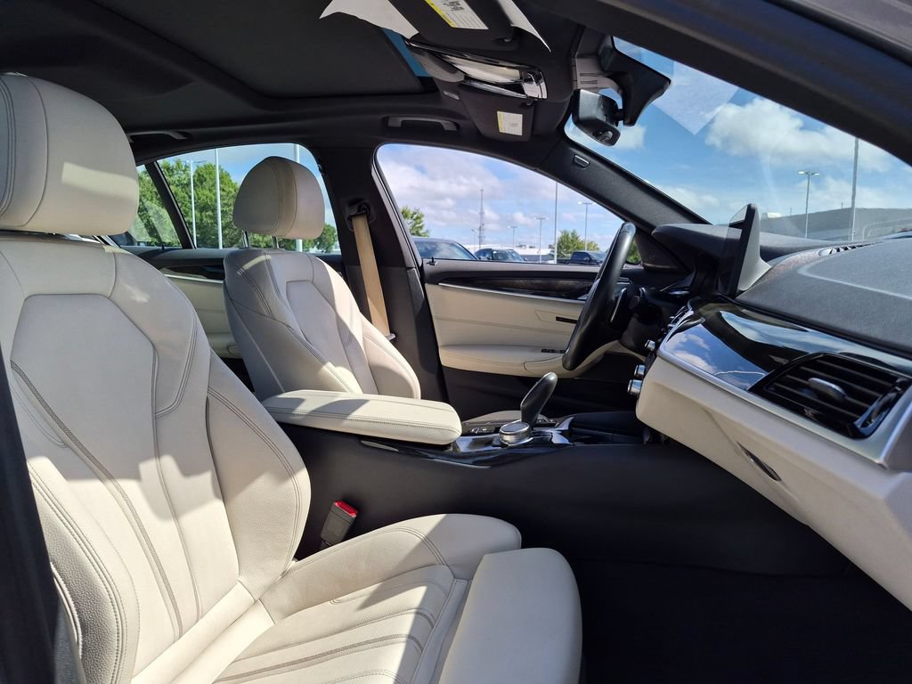 Used 2023 BMW 530i w/ Premium Package RWD image 24
