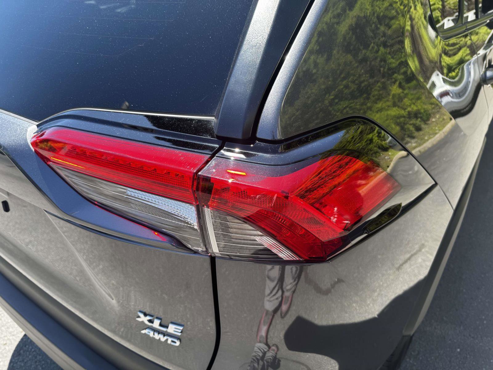 Used 2025 Toyota RAV4 XLE AWD/4WD image 11