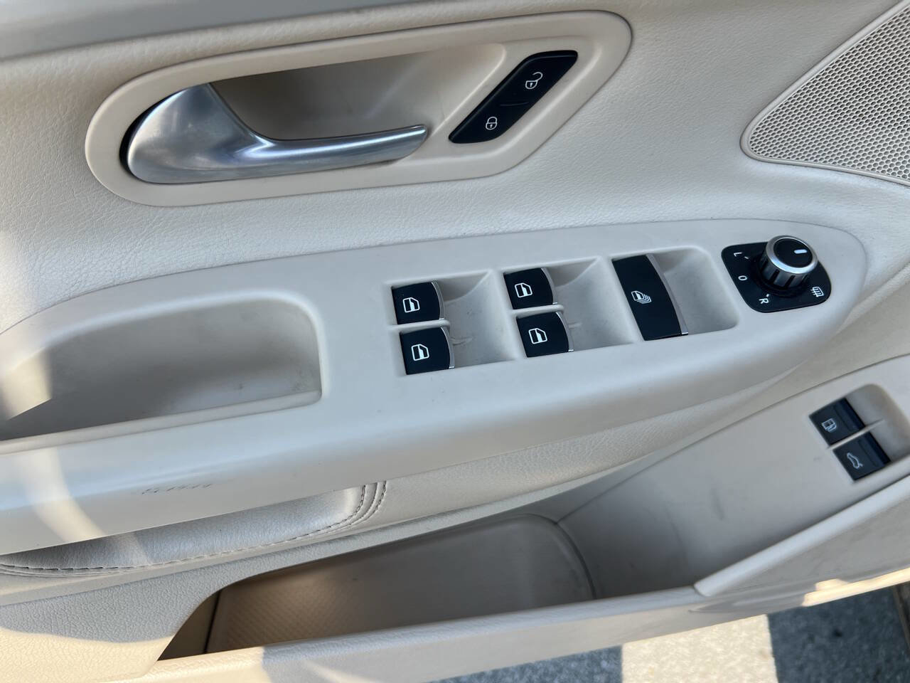 Used 2014 Volkswagen Eos Komfort FWD image 13