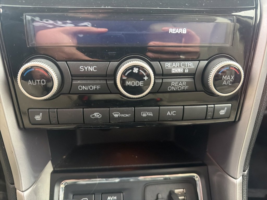 Used 2022 Subaru Ascent Limited w/ Technology Package image 38