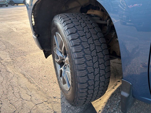 Used 2024 Chevrolet Silverado 1500 LT AWD/4WD image 12