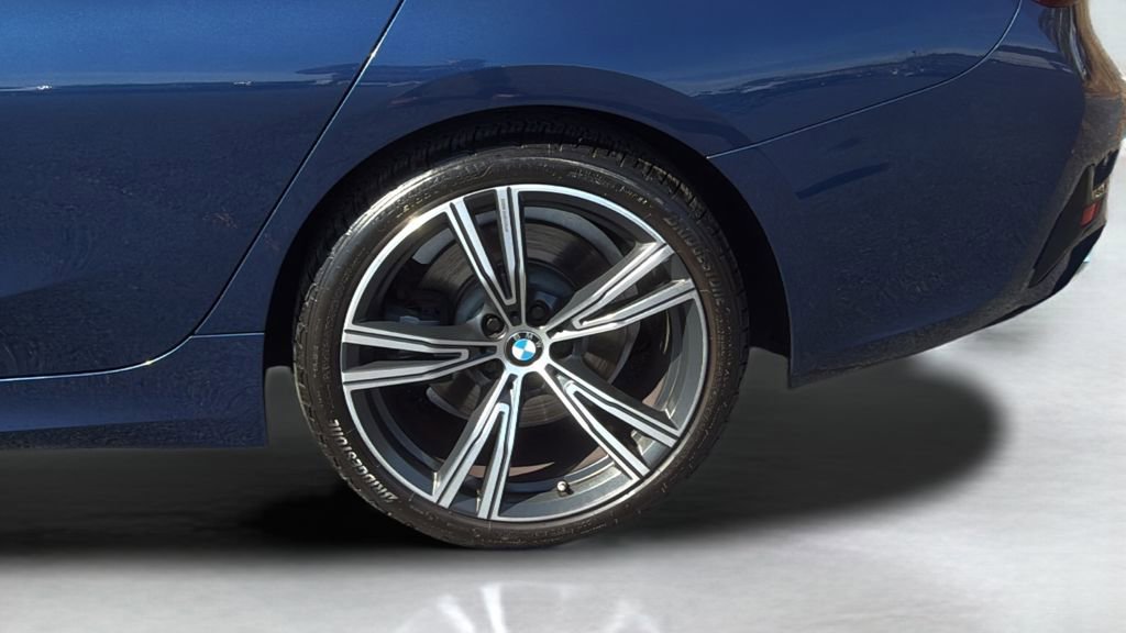 Used 2021 BMW 330i xDrive Sedan w/ Driving Assistance Package image 14