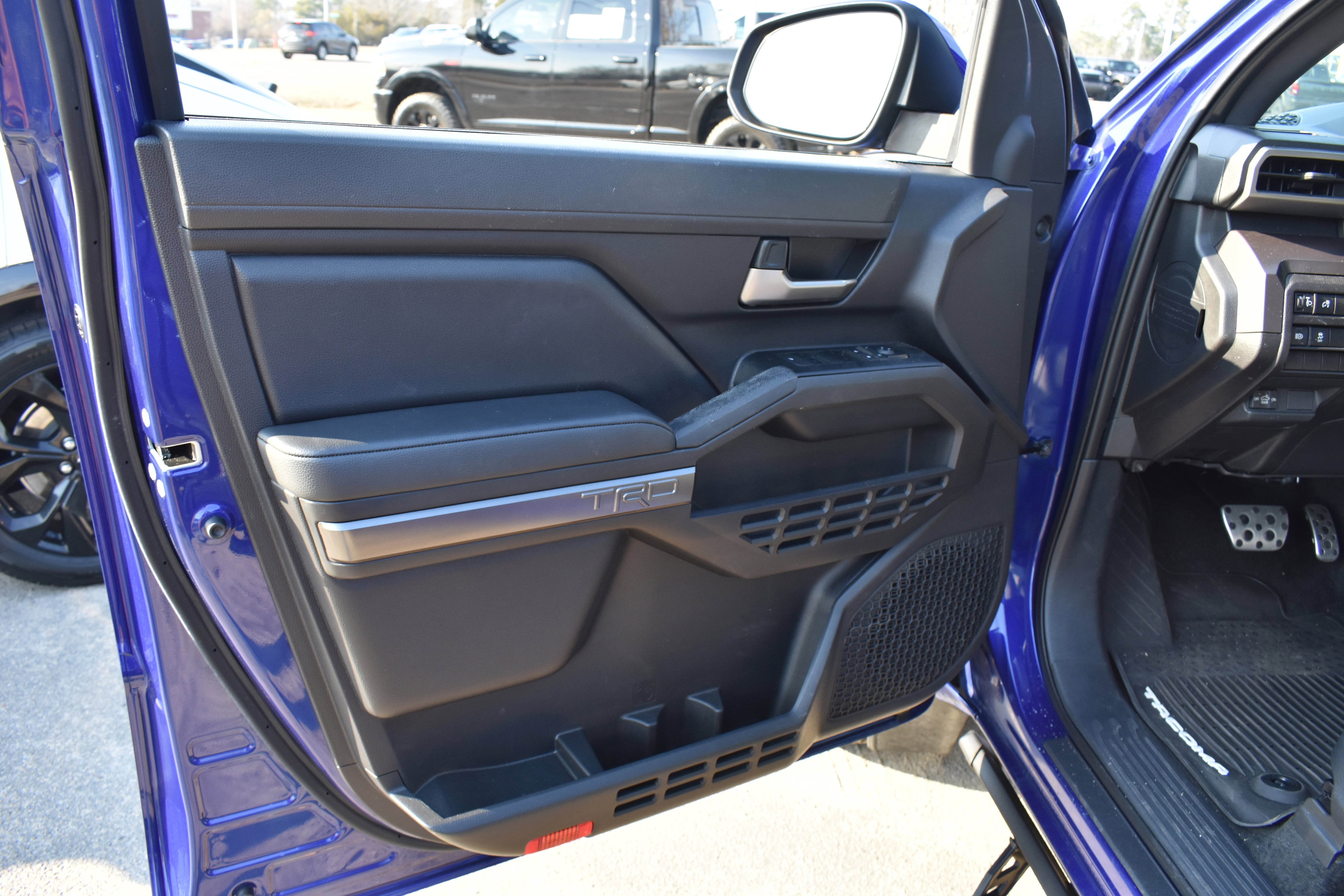 Used 2024 Toyota Tacoma TRD Sport image 26