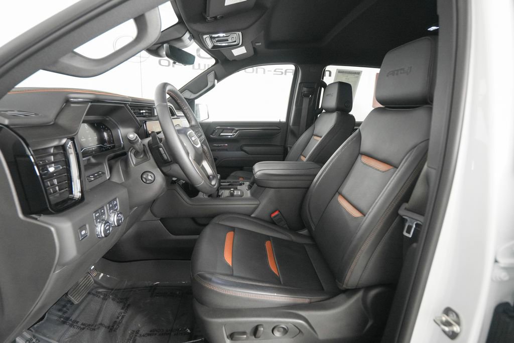 Used 2024 GMC Sierra 1500 AT4 w/ Technology Package image 9