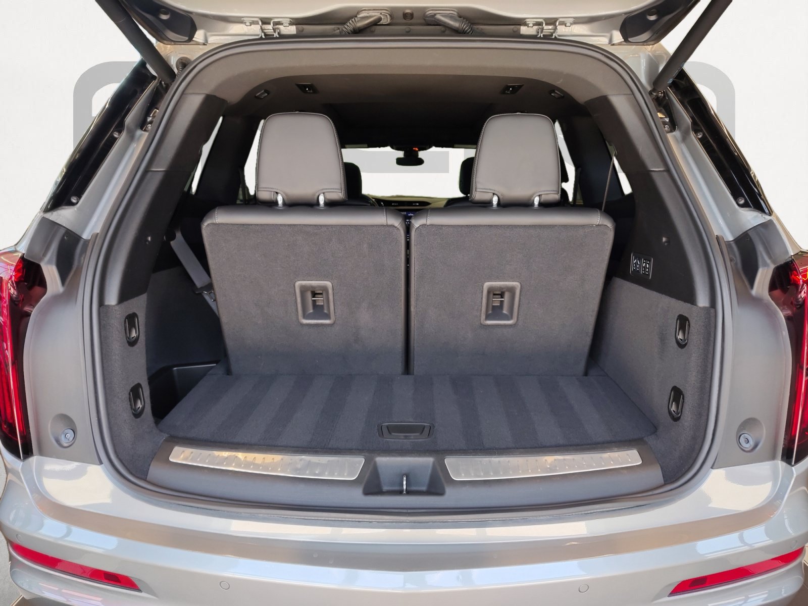 Used 2025 Cadillac XT6 Premium Luxury FWD image 13